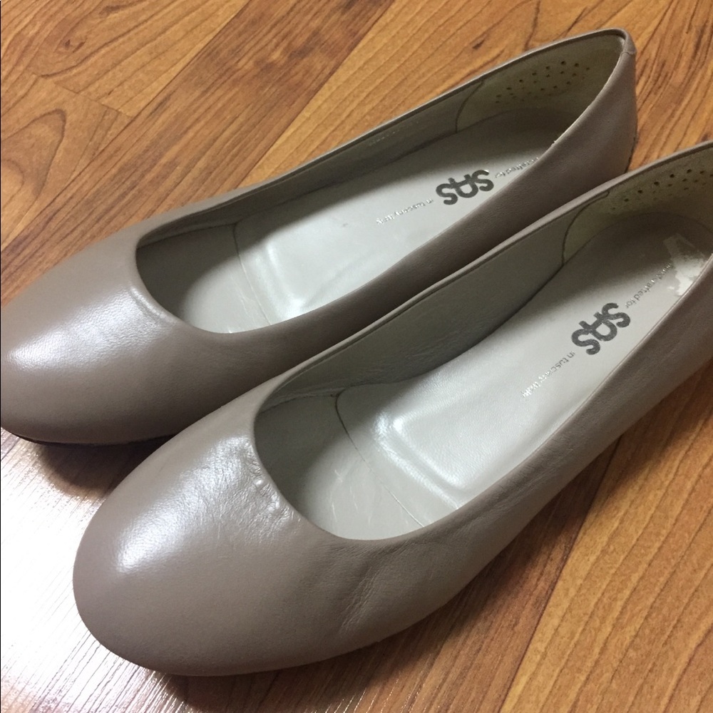 Sas Womens Nude Cream Tan Flats 9WW
